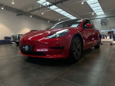 Rødmetal Brugt 2022 Tesla Model 3 Sedan | 209.899 kr. (Fair pris)