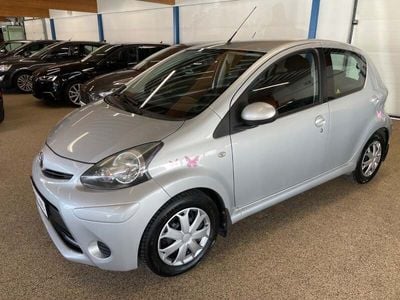 Sølvmetal Brugt 2012 Toyota Aygo T2 Hatchback | 22.500 kr. (Fair pris)