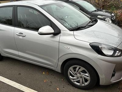 Sølvmetal Brugt 2021 Hyundai i10 Essential Hatchback | 78.990 kr. (God pris)