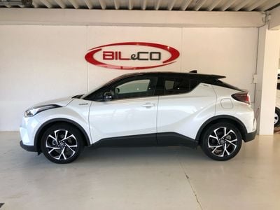 Pearl white/astral black Brugt 2019 Toyota C-HR Multidrive S SUV | 189.900 kr. (Fair pris)