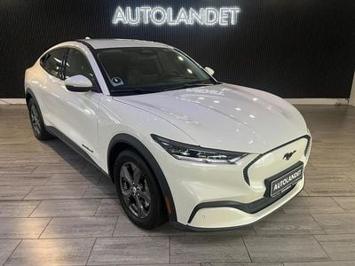 Hvid Brugt 2023 Ford Mustang Mach-E Extended Range SUV | 274.800 kr. (God pris)