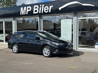 Sortmetal Brugt 2016 Toyota Auris Hybrid Comfort Stationcar | 119.700 kr. (Lidt for dyr)