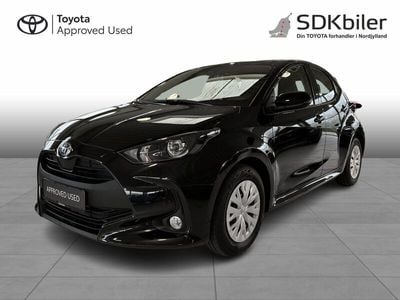 Night sky black Brugt 2024 Toyota Yaris Hybrid Hatchback | 209.900 kr. (Fair pris)