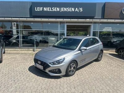 Champagnemetal Brugt 2023 Hyundai i30 Essential Hatchback | 189.900 kr. (Fair pris)
