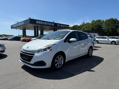 Hvid Brugt 2017 Peugeot 208 Envy Hatchback | 46.900 kr. (Fair pris)
