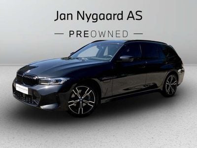 Sortmetal Brugt 2023 BMW 330e M Sport Stationcar | 439.000 kr.