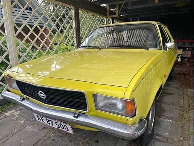 Gul Brugt 1974 Opel Rekord Sedan | 39.999 kr.