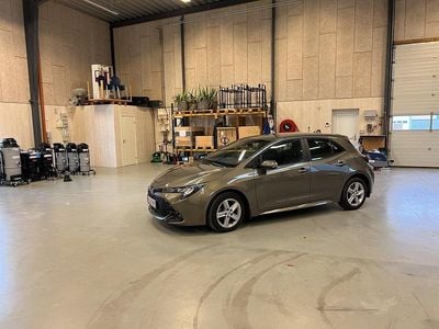 Bronzemetal Brugt 2023 Toyota Corolla Active Hatchback | 224.900 kr.