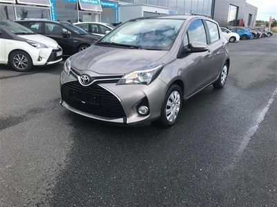 brugt Toyota Yaris 1,3 VVT-I T2 Komfort + Skyview 100HK 5d 6g