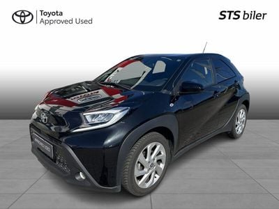 209 night sky black Brugt 2024 Toyota Aygo Active Hatchback | 149.995 kr. (Fair pris)
