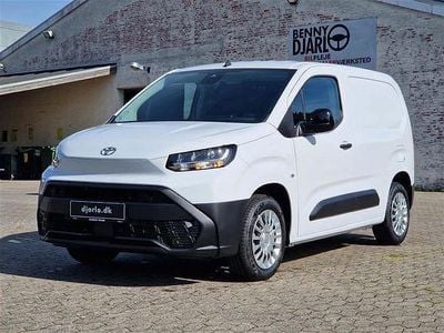 Epr icy white Ny 2024 Toyota Proace City Van | 199.980 kr.