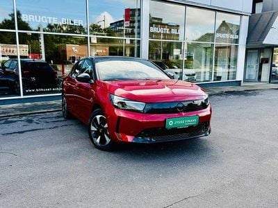 Rødmetal Ny 2024 Opel Corsa-e Hatchback | 164.900 kr. (Fair pris)
