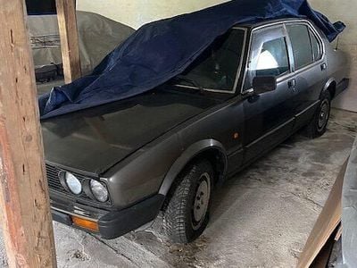 Grå Brugt 1984 Alfa Romeo Alfetta Sedan | 19.900 kr.