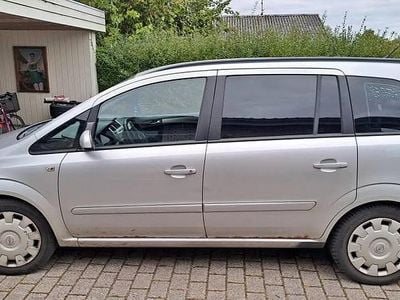 Grå Brugt 2004 Opel Zafira MPV | 10.000 kr.