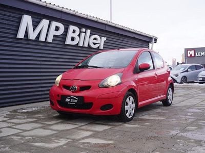 Brugt Toyota Aygo 68 HK (50 kW) 2010 Rød Hatchback