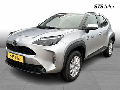 Shimmering silver Brugt 2024 Toyota Yaris Cross Active SUV | 189.900 kr.