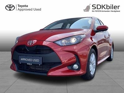 Flamered Brugt 2022 Toyota Yaris Active Hatchback | 174.900 kr. (Fair pris)
