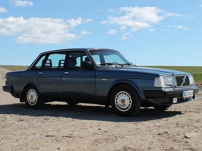 Rød Brugt 1986 Volvo 240 | 85.000 kr.