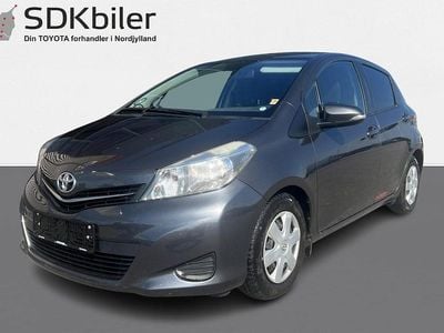 Koksgråmetal Brugt 2013 Toyota Yaris T2 Hatchback | 24.900 kr. (Super pris)