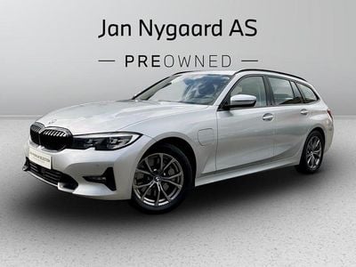 BMW 330e