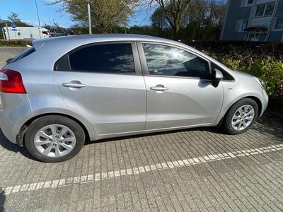 Sølvmetal Brugt 2012 Kia Rio Motion Hatchback | 39.900 kr. (Lidt for dyr)