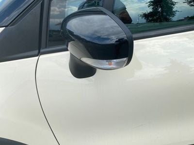 Creme hvid/ sort Brugt 2016 Renault Captur Expression SUV | 69.900 kr. (Fair pris)