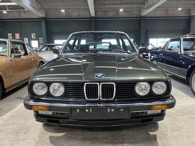 brugt BMW 323 i E30