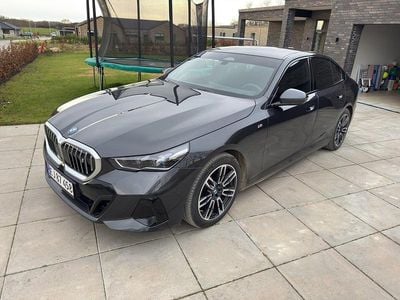 Sortmetal Brugt 2024 BMW i5 M Sport Sedan | 449.900 kr. (Super pris)