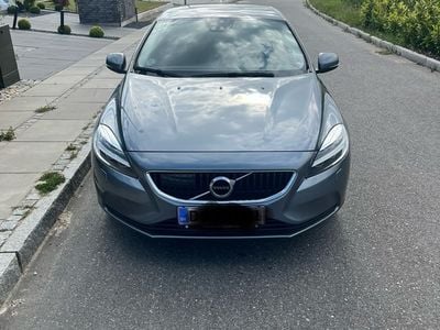 Grå Brugt 2016 Volvo V40 Momentum Stationcar | 139.900 kr. (Fair pris)
