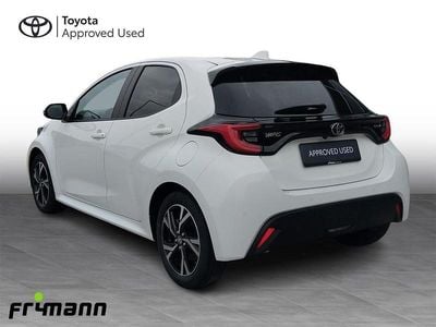 Pure white Brugt 2024 Toyota Yaris Hybrid Comfort Hatchback | 234.990 kr. (Lidt for dyr)