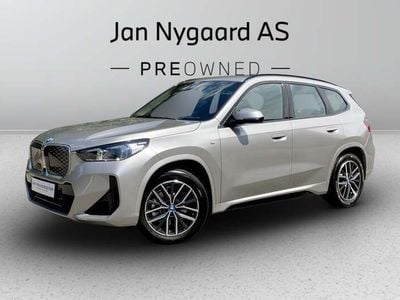 Sølvmetal Brugt 2024 BMW iX1 Luxury Line SUV | 429.000 kr.