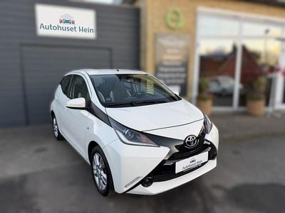 Hvid Brugt 2018 Toyota Aygo X-play Hatchback | 74.800 kr. (Fair pris)