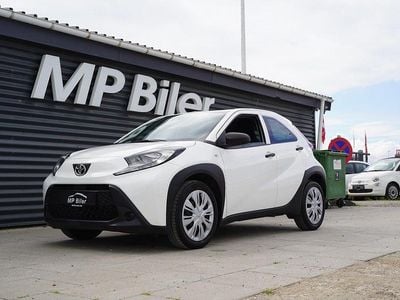 Hvid Brugt 2022 Toyota Aygo Active Hatchback | 119.900 kr. (Fair pris)