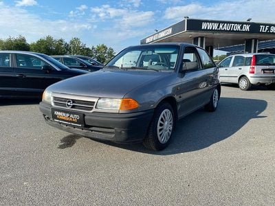 Grå metal Brugt 1992 Opel Astra Hatchback | 19.900 kr.
