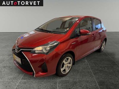 Rødmetal Brugt 2015 Toyota Yaris Hybrid H2 Hatchback | 62.700 kr.