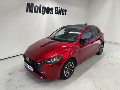 Rødmetal Brugt 2023 Mazda 2 Homura-Aka Hatchback | 179.900 kr. (Lidt for dyr)