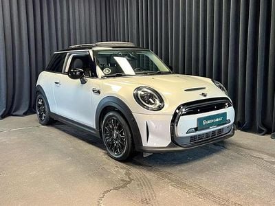 White silver metallic Brugt 2022 Mini Cooper SE Hatchback | 169.900 kr. (Fair pris)