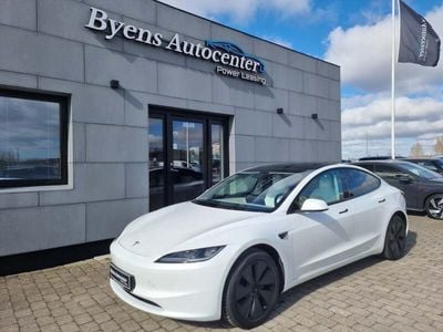 Perlemorshvid Brugt 2023 Tesla Model 3 Long Range Sedan | 274.900 kr. (Fair pris)