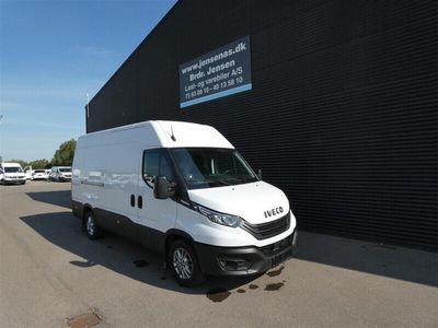 brugt Iveco Daily 35S18 12m3 3,0 D Forza+ A8 V 176HK Van 8g Aut. 2022