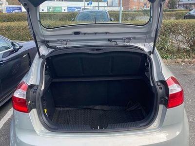 Hvid Brugt 2013 Kia Rio Active Hatchback | 65.000 kr. (Fair pris)