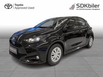 Night time black Brugt 2023 Toyota Yaris Hybrid Hatchback | 199.900 kr. (Fair pris)