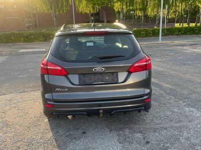 grå/sort Brugt 2017 Ford Focus ST-Line Stationcar | 67.800 kr. (Fair pris)