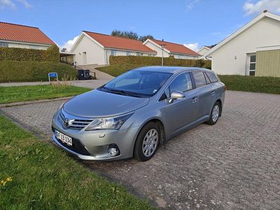 Sølvmetal Brugt 2013 Toyota Avensis Premium Stationcar | 70.000 kr.