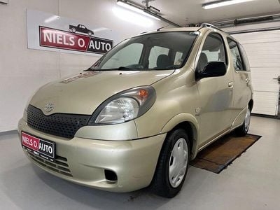 Champagnemetal Brugt 2000 Toyota Yaris Sol Stationcar | 39.800 kr.
