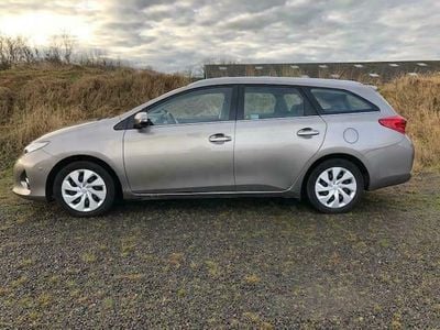 4v8 bronze metal Brugt 2013 Toyota Auris Comfort Stationcar | 99.900 kr. (Lidt for dyr)