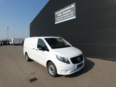 Hvid Brugt 2023 Mercedes Vito MPV | 285.000 kr.