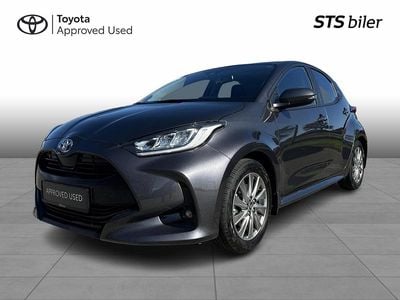 Ash grey Brugt 2023 Toyota Yaris Active Hatchback | 214.995 kr. (Fair pris)