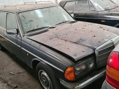 Brugt Mercedes 200 109 HK (80 kW) 1983