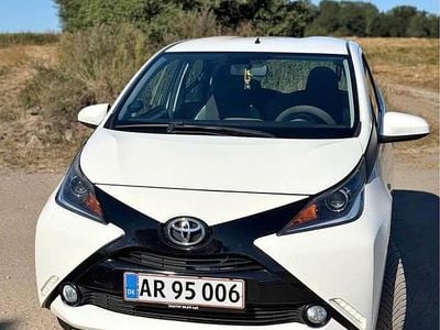 Hvid Brugt 2014 Toyota Aygo Touch Hatchback | 40.000 kr. (God pris)