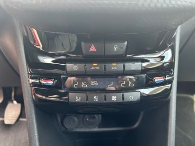 Rød Brugt 2020 Peugeot 208 Allure Hatchback | 86.700 kr. (Fair pris)